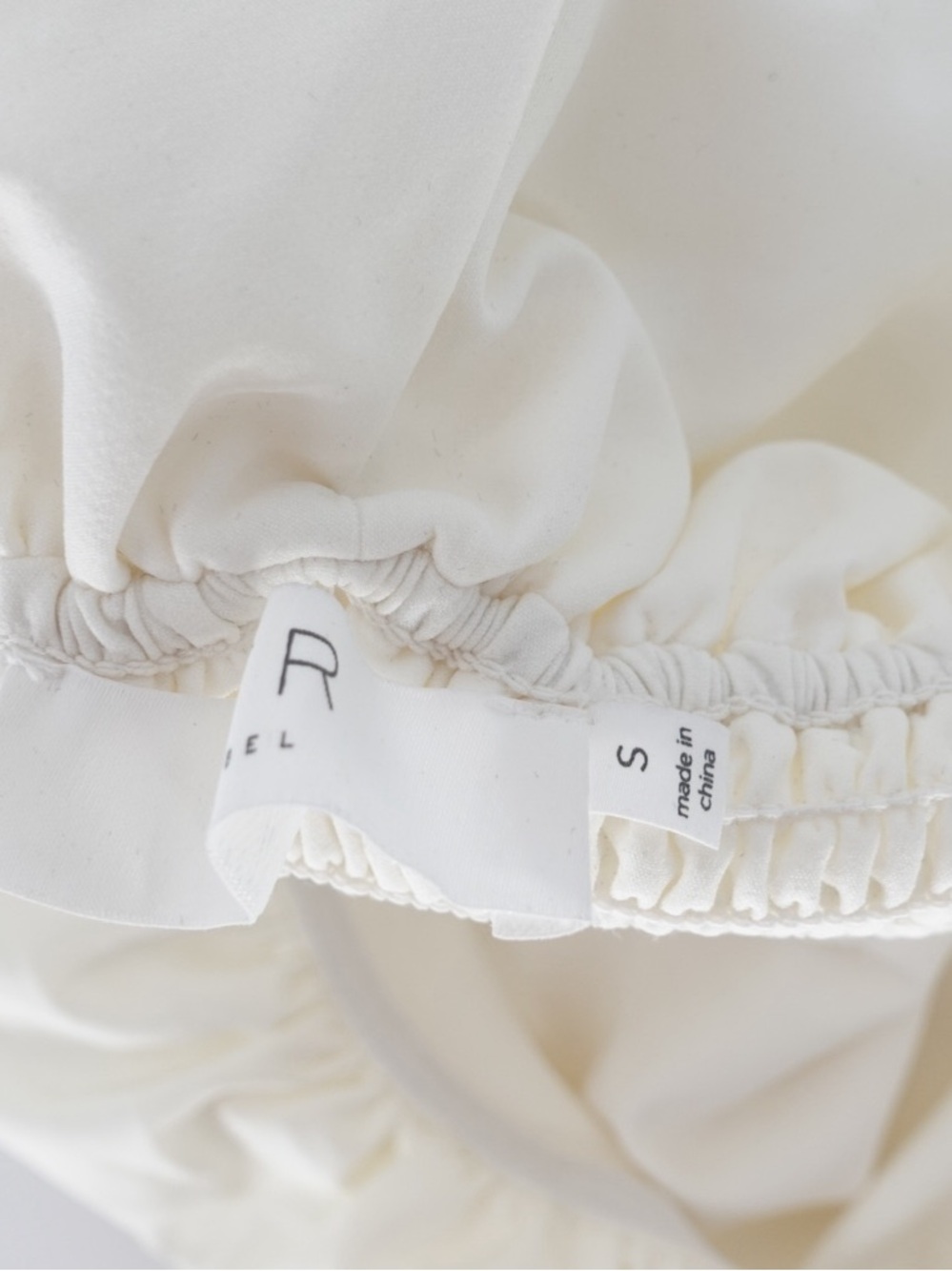 ASTR White Off-Shoulder Ruffle Crop Top - Picture 4 of 4